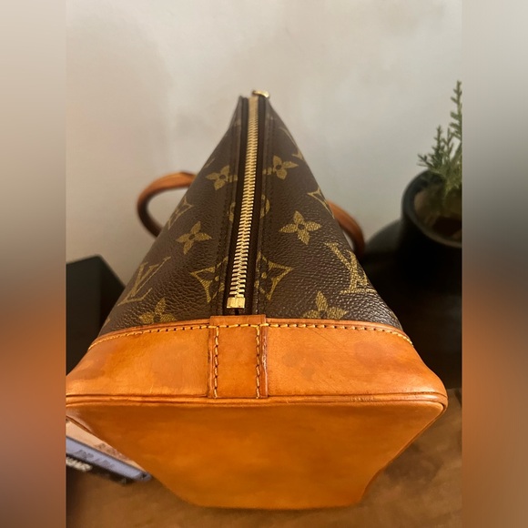 Louis Vuitton Alma (With COA) - Picture 5 of 15